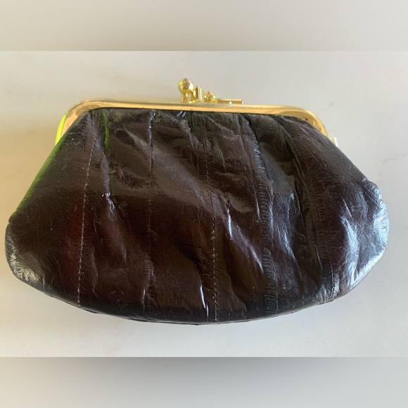 Mancini leather coin purse/kiss lock/ 2 compartments/brown & gold tone hardware - Picture 2 of 5